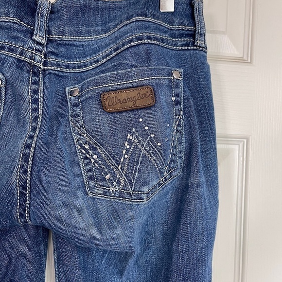 Wrangler Rhinestone Pocket Low Rise Boot Cut Jeans - Picture 6 of 11